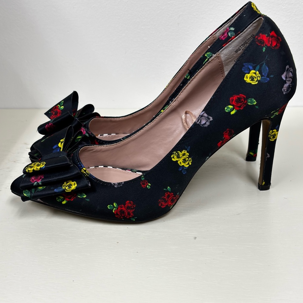 Betsey Johnson Bret Rose Print Stiletto Heels Women's Size 5.5